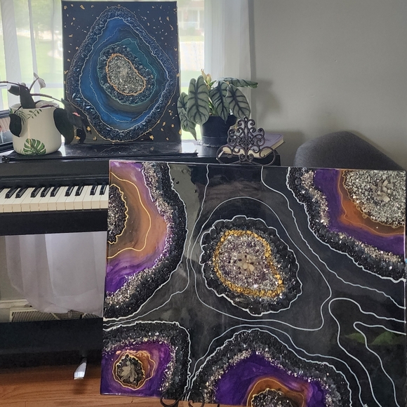 resin geode inspired wall art with real 24k gold flake and crystal quarts - Picture 17 of 17
